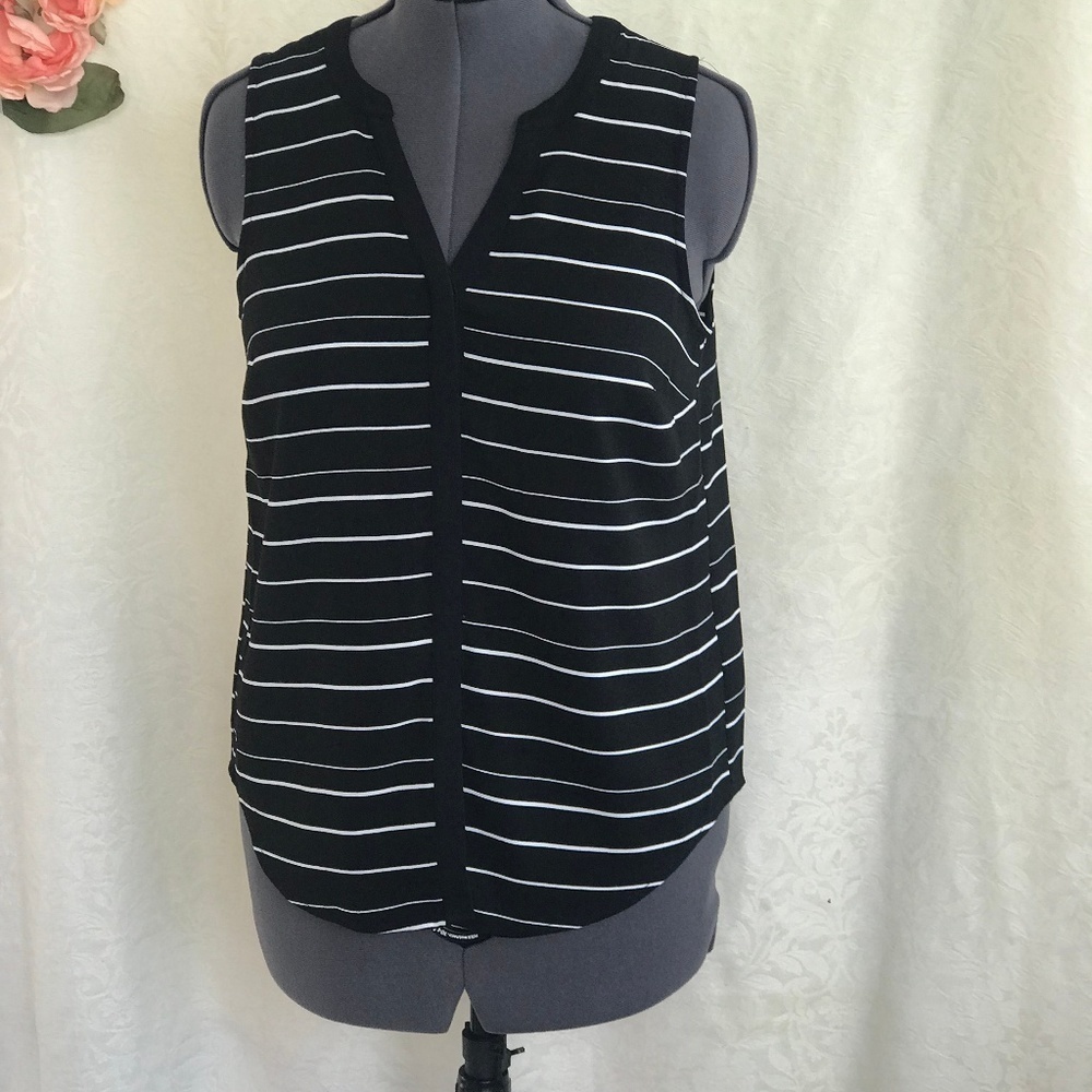 *4/$20* Apt 9 Black & White Sleeveless Blouse